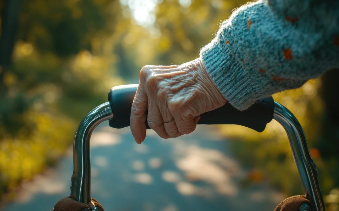 Mobility Issues in the Elderly: Identifying Early Symptoms and Support